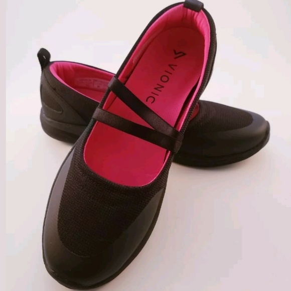 vionic pace slip on sneaker